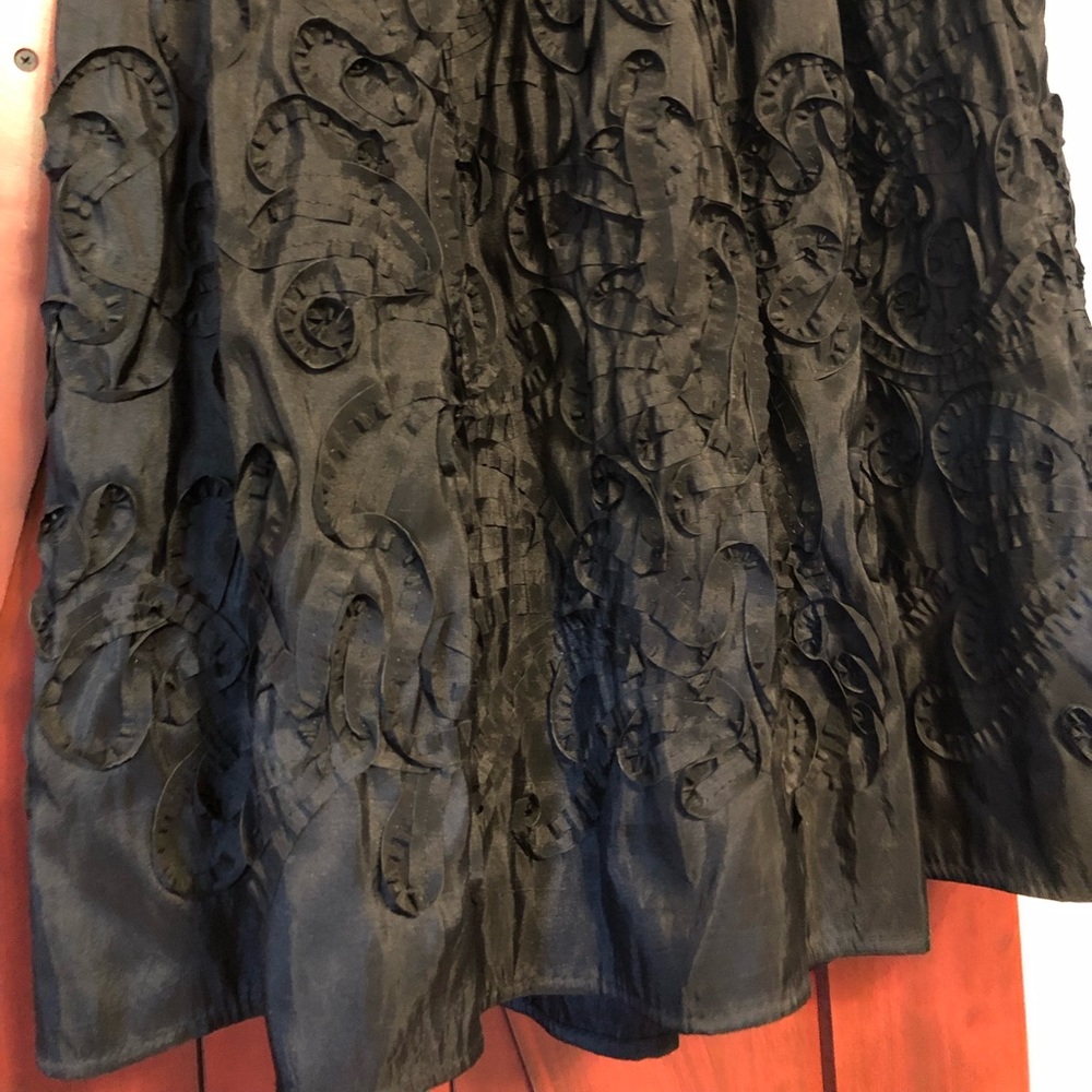 Gorgeous Black Satin Ball Gown - Picture 4 of 7